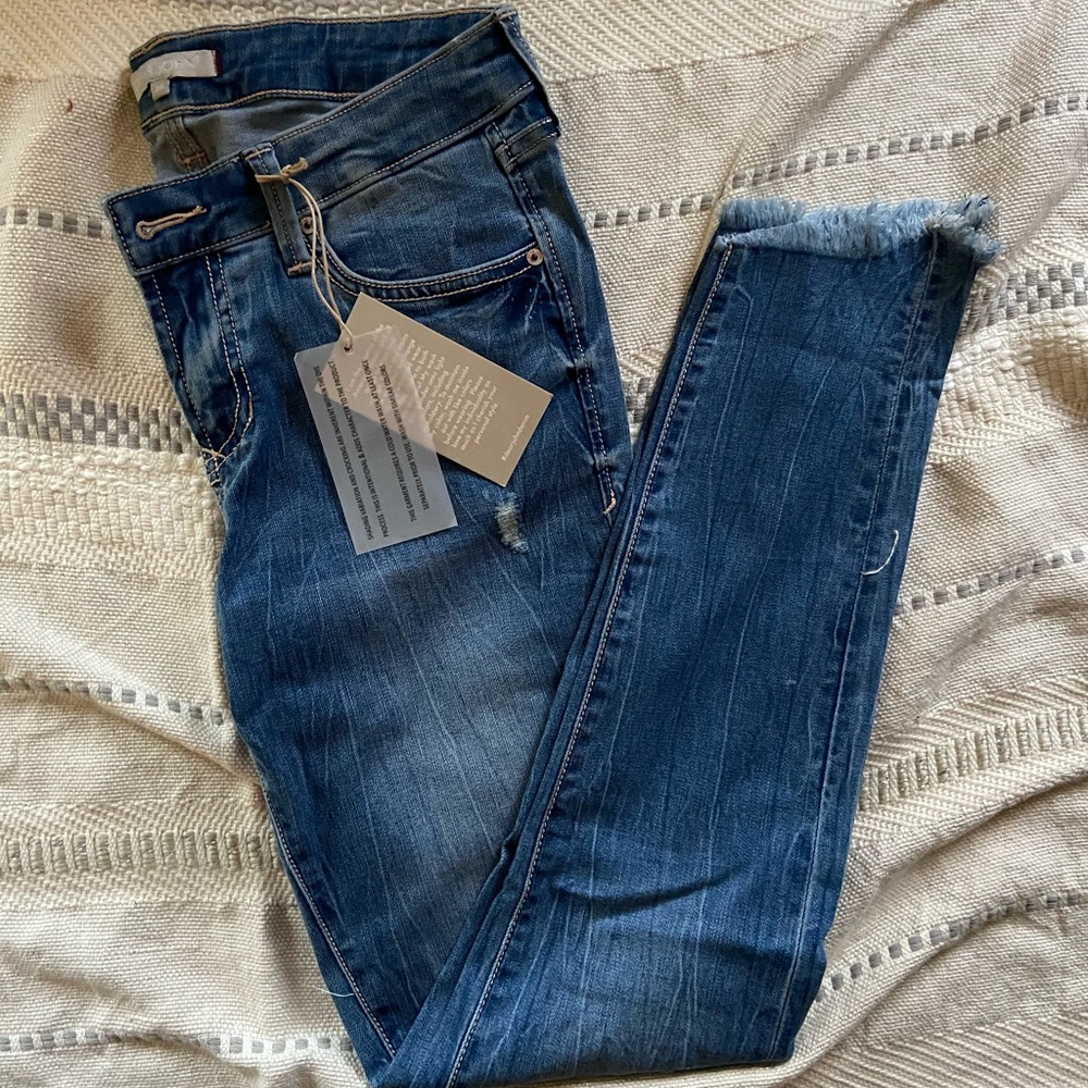BNWT Dear John frayed hem skinny jeans
